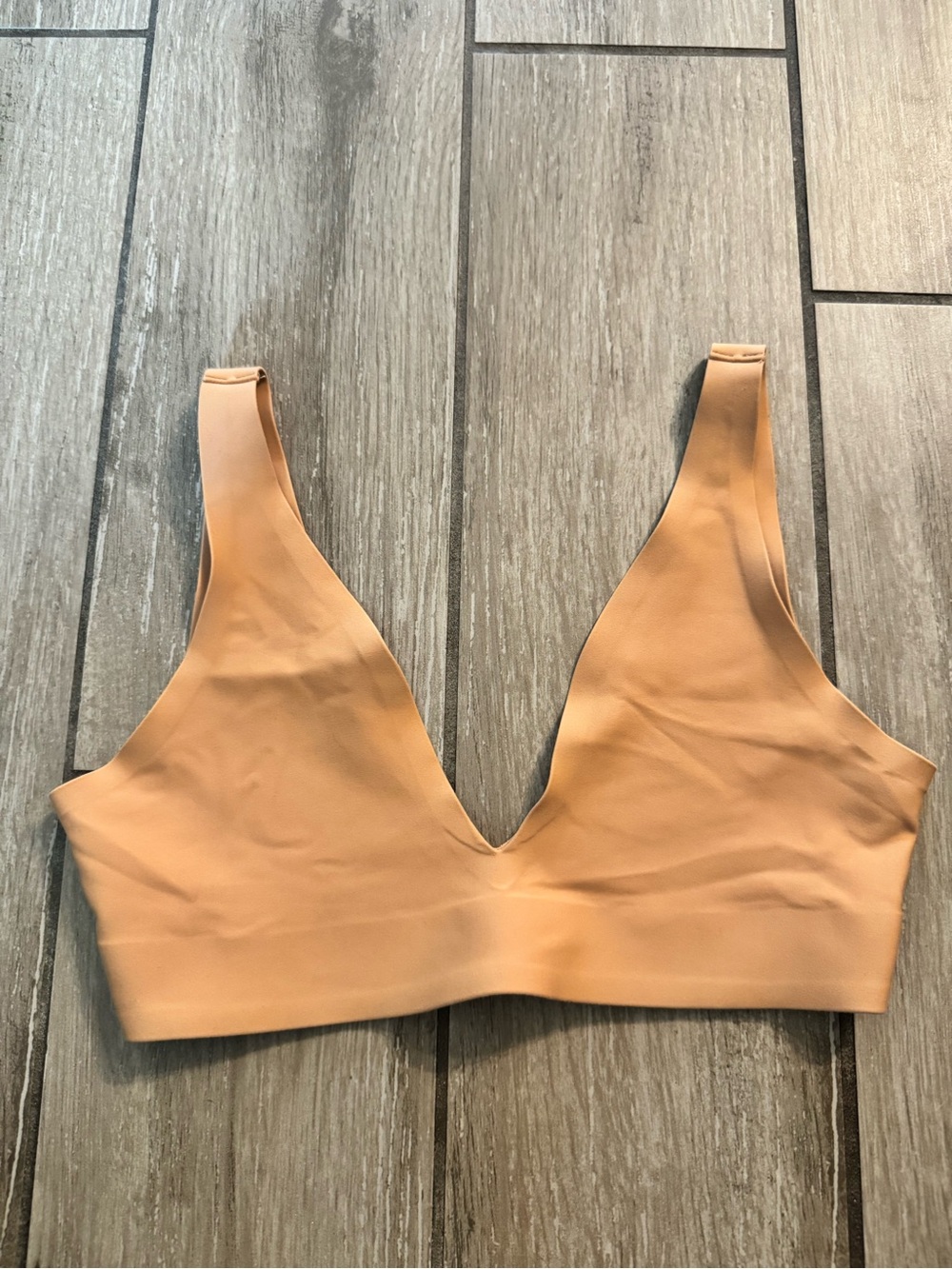 Seamless V-Neck Wireless Bralette in Nude